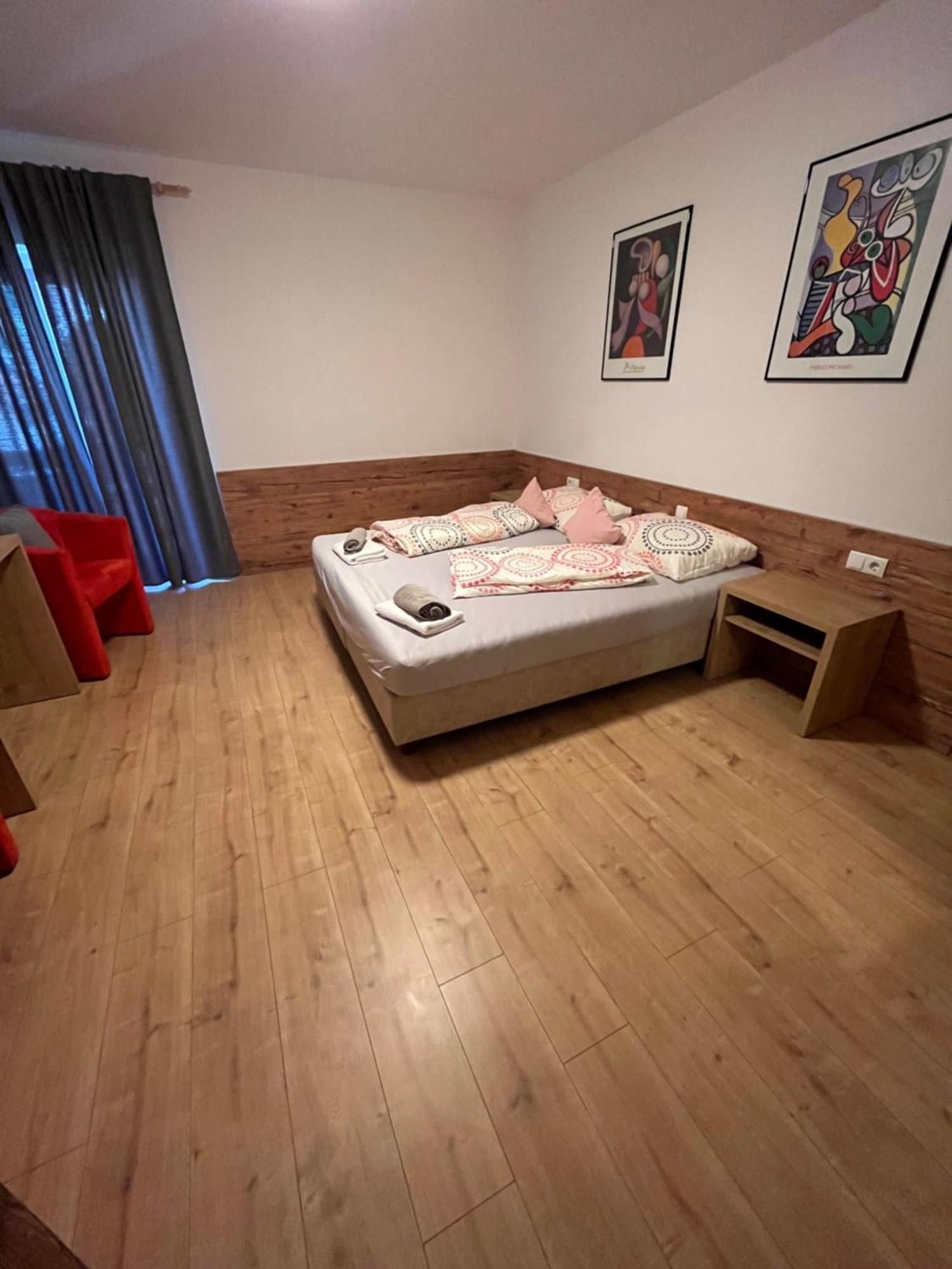 Morter Hotel Krone מראה חיצוני תמונה